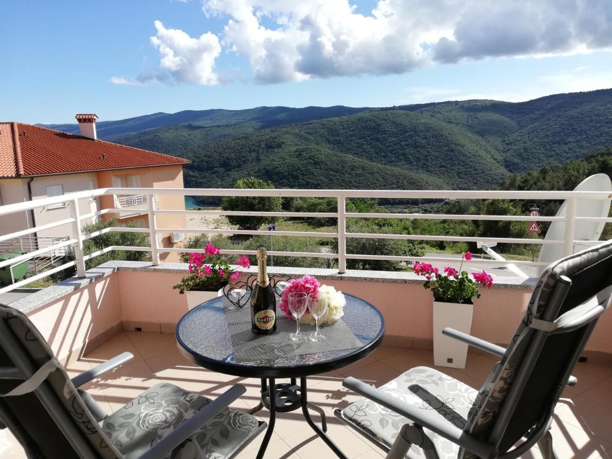 Lovely Apartment Branko Rabac With Balcony And Parking Extérieur photo